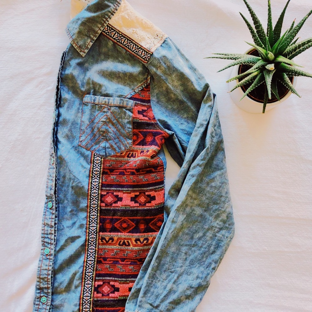 Adorable BKE button-down top - Picture 4 of 5